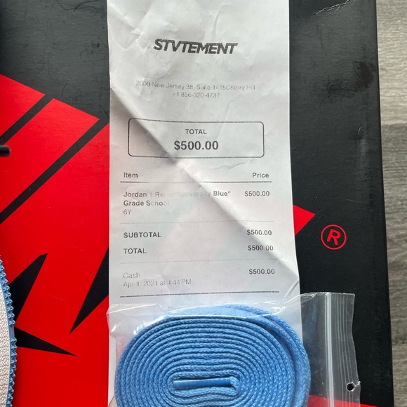 2021
Air Jordan 1 Retro High OG 'University Blue' - Picture 8 of 8